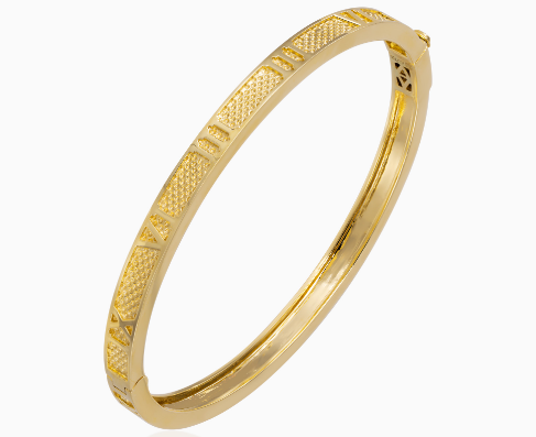 Vòng tay vàng 18k PNJ: Với vẻ đẹp sang trọng và tinh tế, chiếc vòng tay vàng 18k của PNJ sẽ làm nổi bật vẻ đẹp của bàn tay bạn. Với chất liệu vàng cao cấp và độ bền vượt trội, chiếc vòng tay này sẽ là món đồ trang sức đáng sở hữu của bạn.